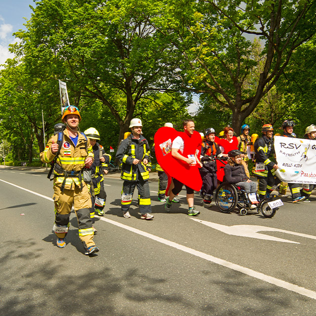 Die Feuerwehr macht mit beim Maisels FunRun 2015