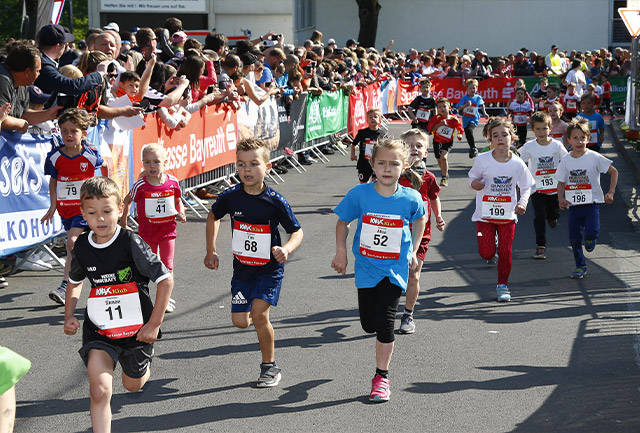 Kinder beim Laufen des Knax Kinderlauf